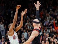 BB体育- 巴西杜兰特运球出界 